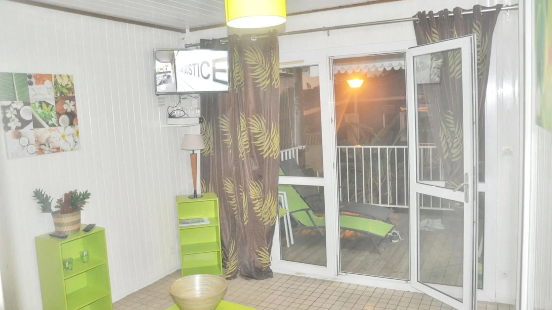 Bungalow Confortable Avec Vue Mer A Bouillante Guadeloupe